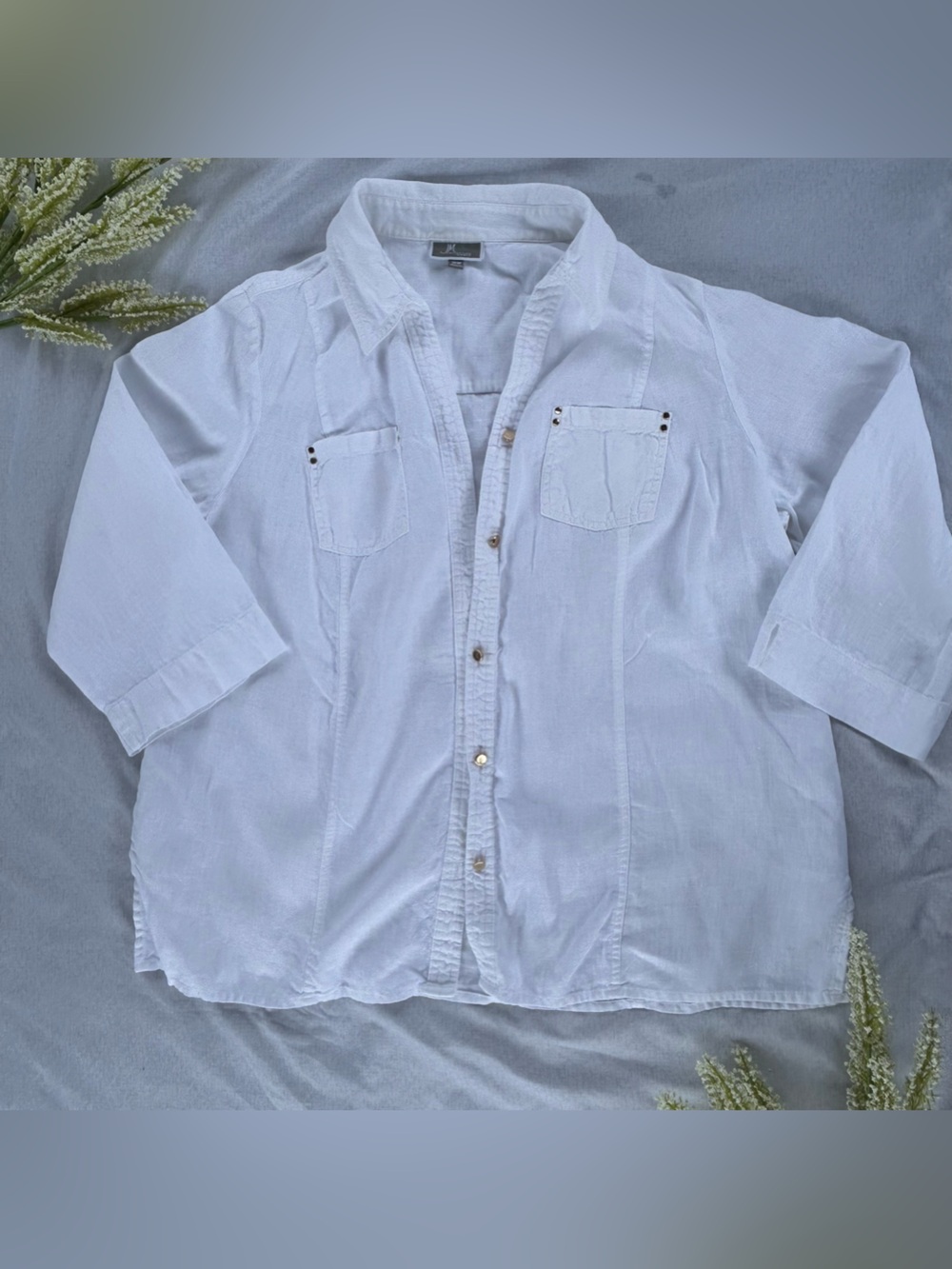 JM Collection Women’s White Linen Button-Front Top
